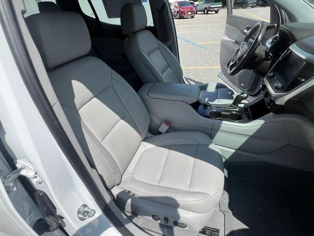 Photo of 2017 White Frost Tricoat GMC Acadia