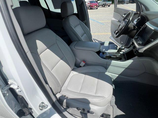 Photo of 2017 White Frost Tricoat GMC Acadia
