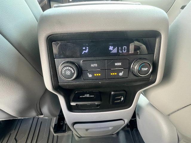 Photo of 2017 White Frost Tricoat GMC Acadia