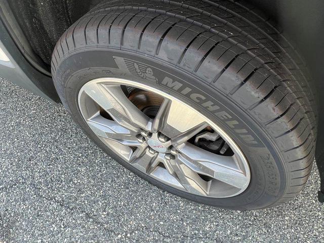 Photo of 2017 White Frost Tricoat GMC Acadia