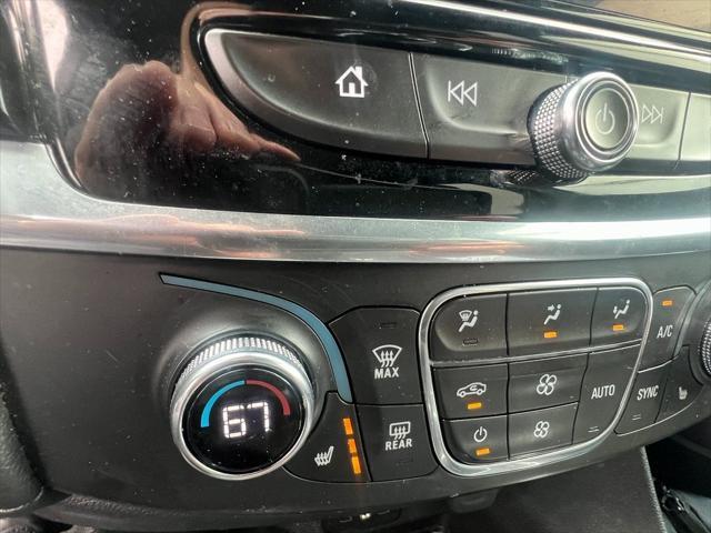 Photo of 2022 Mosaic Black Metallic Chevrolet Traverse