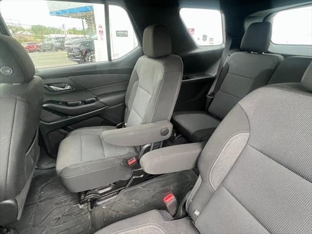 Photo of 2022 Mosaic Black Metallic Chevrolet Traverse
