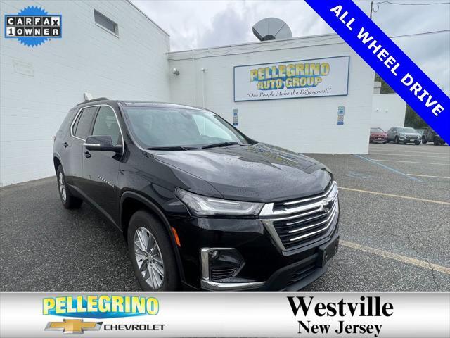 Photo of 2022 Mosaic Black Metallic Chevrolet Traverse