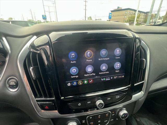 Photo of 2022 Mosaic Black Metallic Chevrolet Traverse