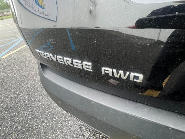 Photo of 2022 Mosaic Black Metallic Chevrolet Traverse