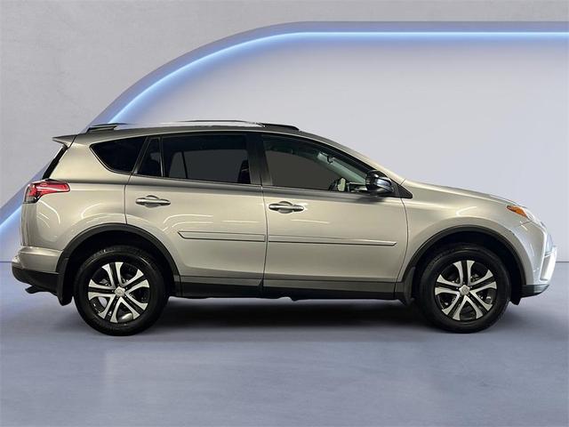Photo of 2018 Silver Sky Metallic Toyota RAV4