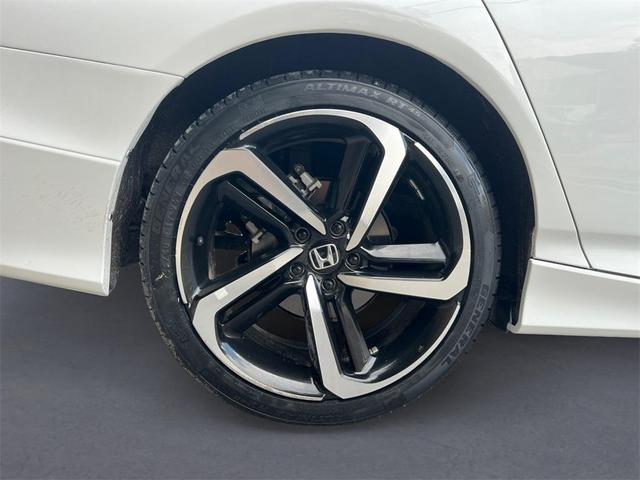 Photo of 2022 Platinum White Pearl Honda Accord
