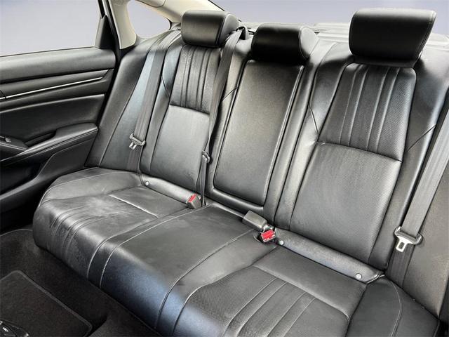 Photo of 2022 Platinum White Pearl Honda Accord