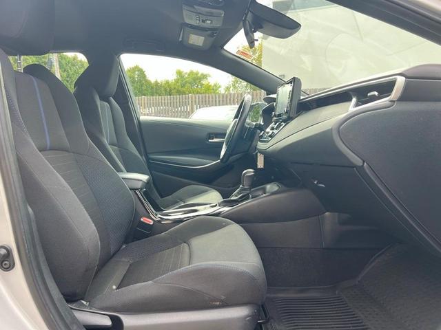 Photo of 2022 Classic Silver Metallic Toyota Corolla