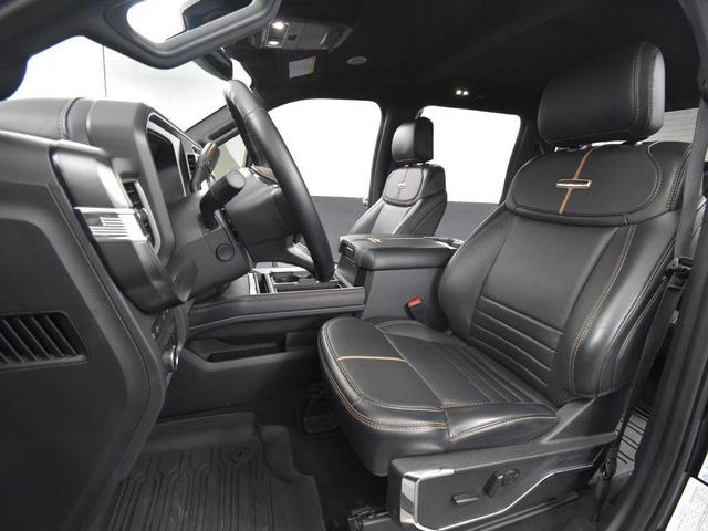 Photo of 2024 Agate Black Metallic Ford F-250