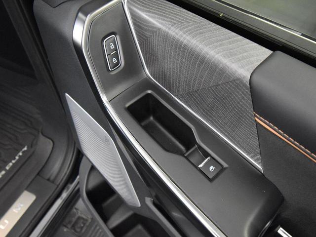 Photo of 2024 Agate Black Metallic Ford F-250