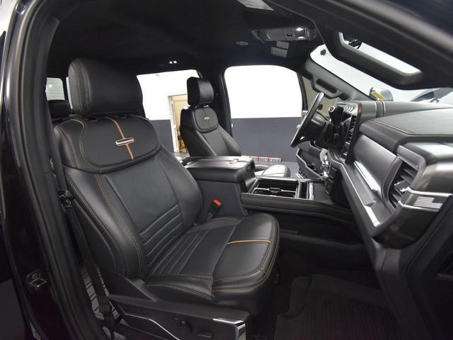 Photo of 2024 Agate Black Metallic Ford F-250