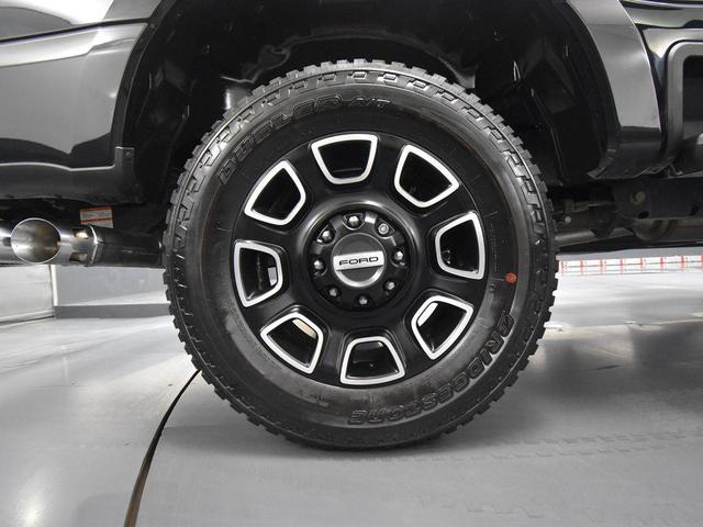 Photo of 2024 Agate Black Metallic Ford F-250