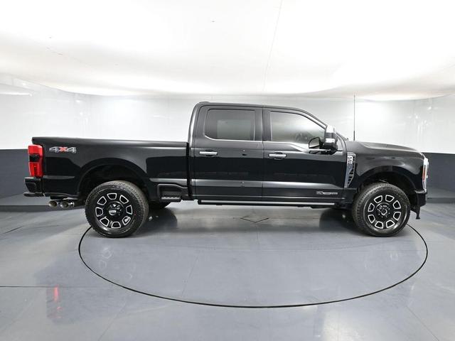 Photo of 2024 Agate Black Metallic Ford F-250