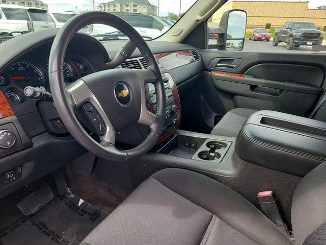 Photo of 2011 Black Chevrolet Suburban