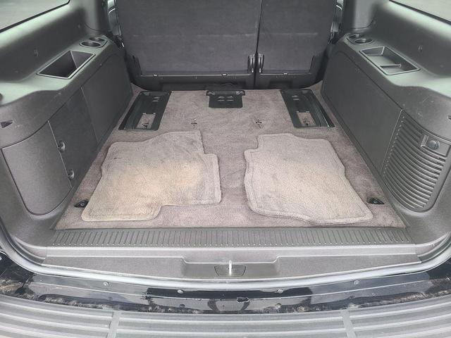 Photo of 2011 Black Chevrolet Suburban