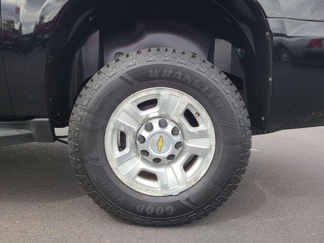 Photo of 2011 Black Chevrolet Suburban