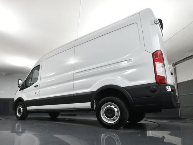 Photo of 2024 Oxford White Ford Transit-250