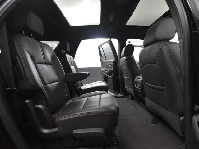 Photo of 2023 Mosaic Black Metallic Chevrolet Traverse