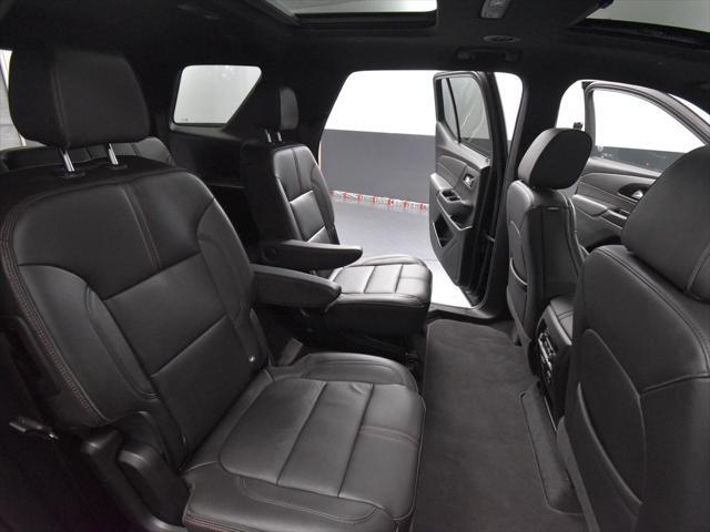 Photo of 2023 Mosaic Black Metallic Chevrolet Traverse