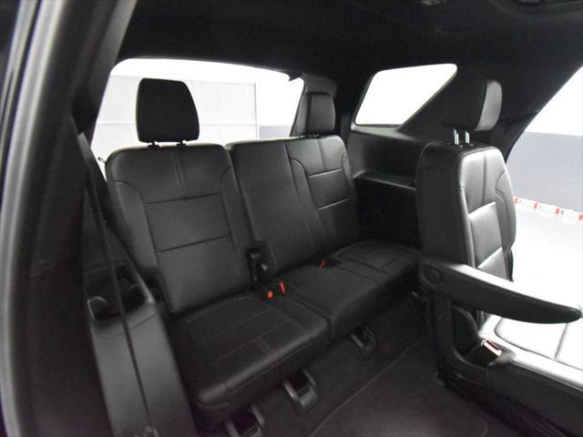 Photo of 2023 Mosaic Black Metallic Chevrolet Traverse