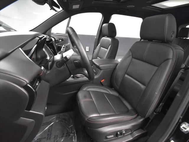 Photo of 2023 Mosaic Black Metallic Chevrolet Traverse