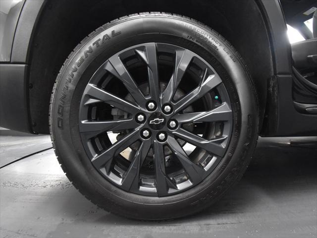 Photo of 2023 Mosaic Black Metallic Chevrolet Traverse