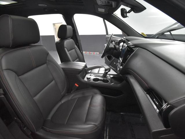 Photo of 2023 Mosaic Black Metallic Chevrolet Traverse