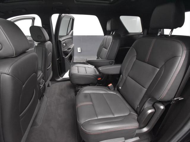 Photo of 2023 Mosaic Black Metallic Chevrolet Traverse