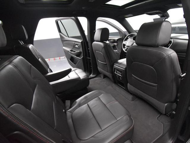 Photo of 2023 Mosaic Black Metallic Chevrolet Traverse