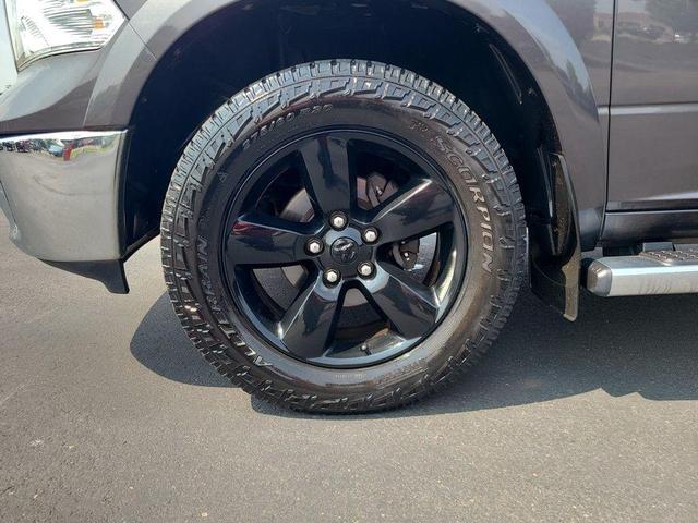 Photo of 2017 Granite Crystal Metallic Clearcoat RAM 1500