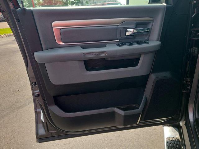 Photo of 2017 Granite Crystal Metallic Clearcoat RAM 1500