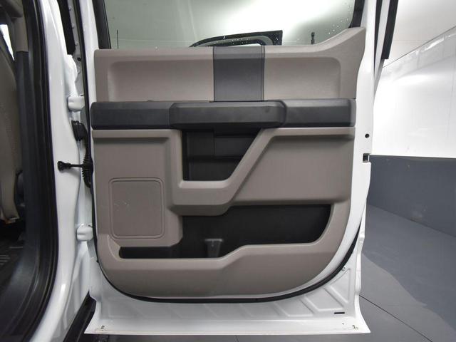 Photo of 2022 Oxford White Ford F-250