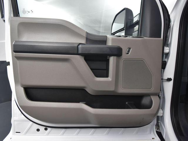 Photo of 2022 Oxford White Ford F-250