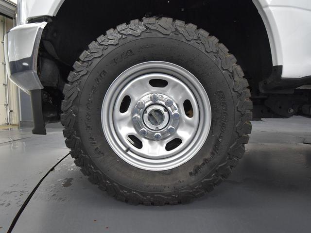 Photo of 2022 Oxford White Ford F-250