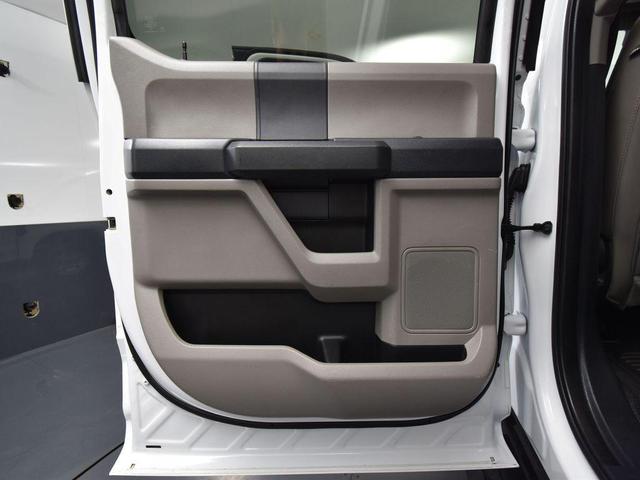 Photo of 2022 Oxford White Ford F-250