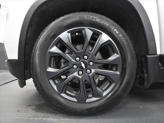 Photo of 2021 Iridescent Pearl Tricoat Chevrolet Traverse