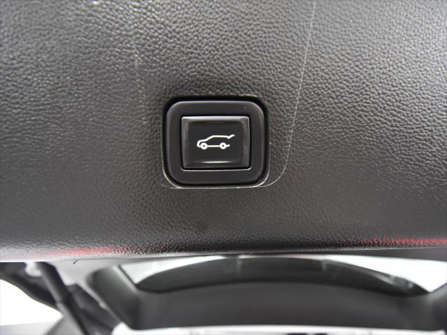 Photo of 2021 Iridescent Pearl Tricoat Chevrolet Traverse