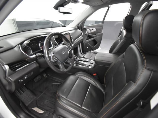 Photo of 2021 Iridescent Pearl Tricoat Chevrolet Traverse