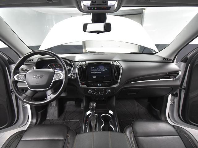 Photo of 2021 Iridescent Pearl Tricoat Chevrolet Traverse