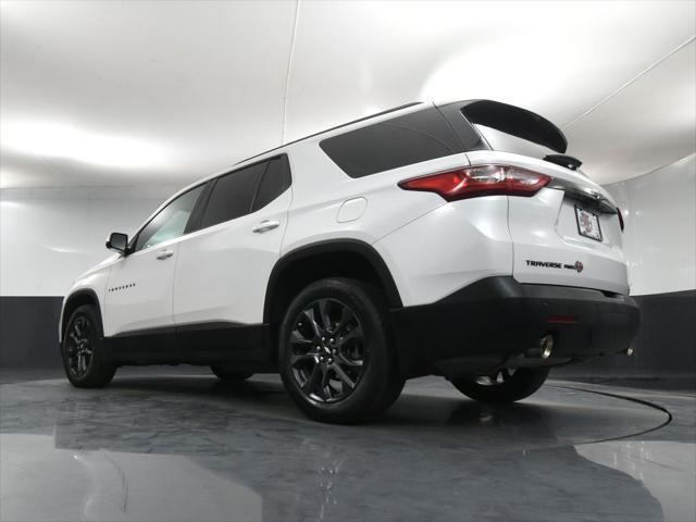 Photo of 2021 Iridescent Pearl Tricoat Chevrolet Traverse