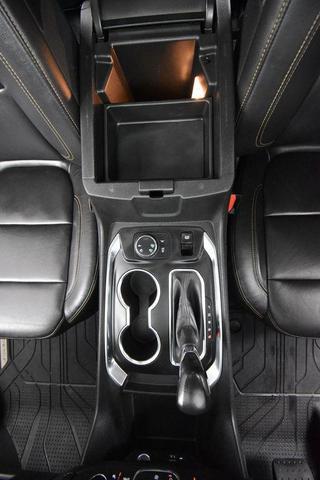 Photo of 2021 Iridescent Pearl Tricoat Chevrolet Traverse