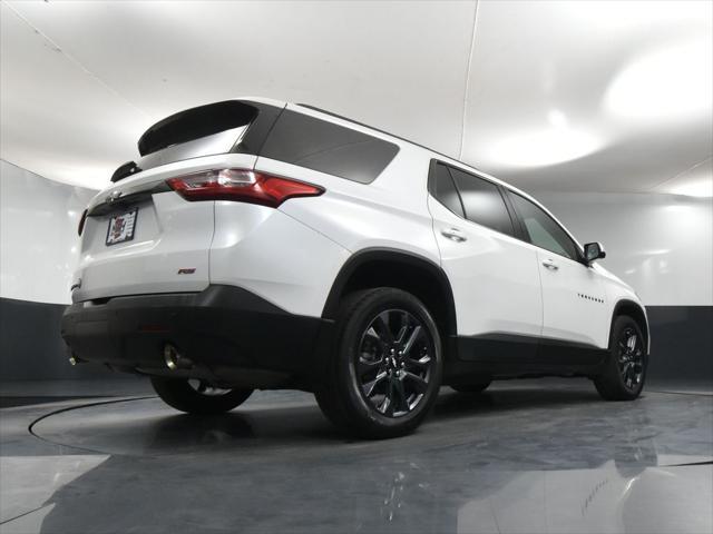 Photo of 2021 Iridescent Pearl Tricoat Chevrolet Traverse