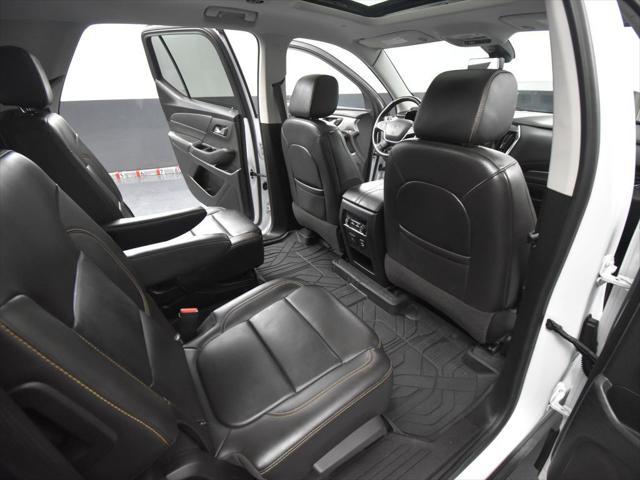 Photo of 2021 Iridescent Pearl Tricoat Chevrolet Traverse