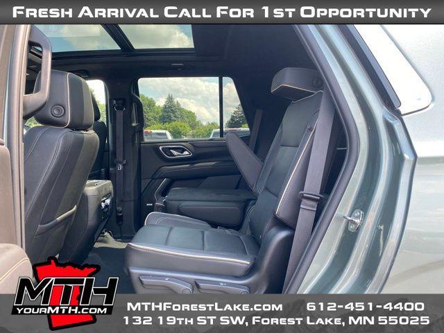 Photo of 2023 Frosted Pine Metallic GMC Yukon