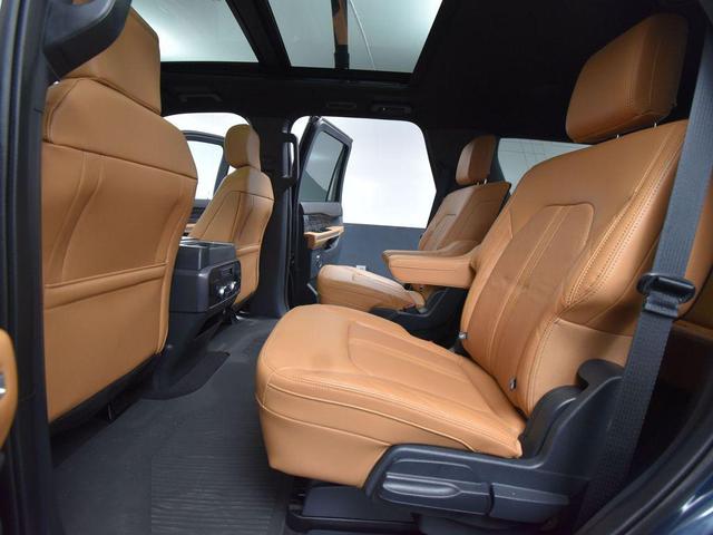 Photo of 2024 Stone Blue Metallic Ford Expedition