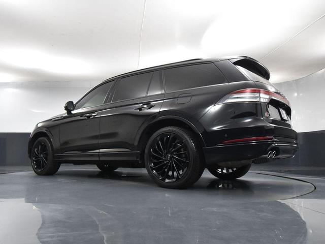 Photo of 2023 Infinite Black Metallic Clearcoat Lincoln Aviator