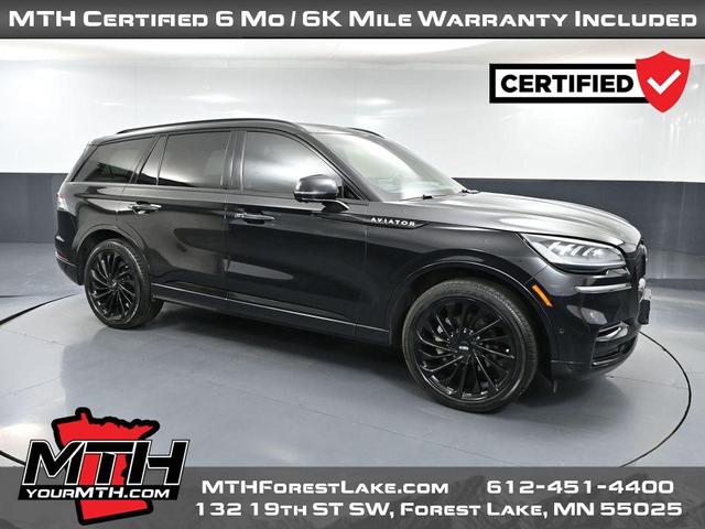 Photo of 2023 Infinite Black Metallic Clearcoat Lincoln Aviator