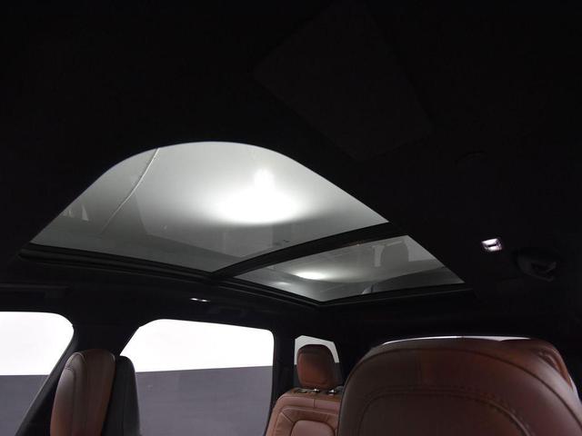 Photo of 2023 Infinite Black Metallic Clearcoat Lincoln Aviator
