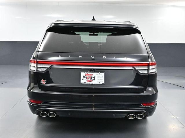 Photo of 2023 Infinite Black Metallic Clearcoat Lincoln Aviator